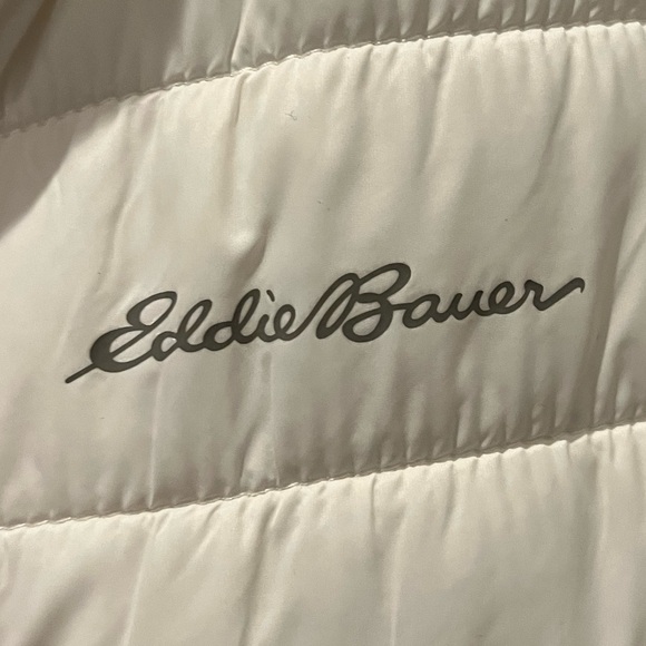 Woman’s Eddie Bauer medium NEW puffer white cream winter jacket puffer coat - Picture 4 of 11
